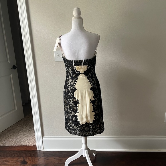 Sue Wong Cream and Black Strapless Dress - Picture 4 of 9